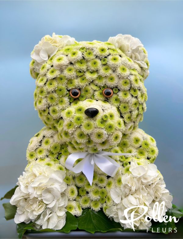 ourson en fleurs fraiches blanc vert