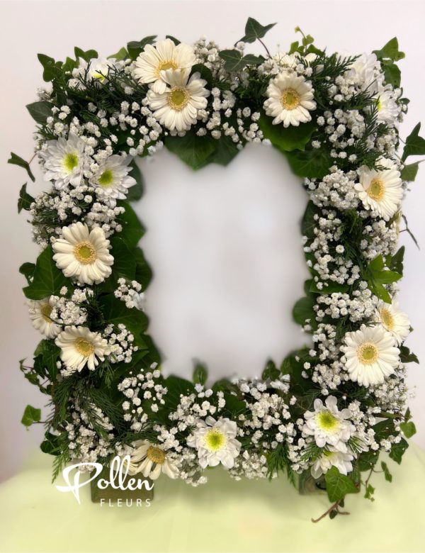 cadre photo en fleurs fraiches blanches